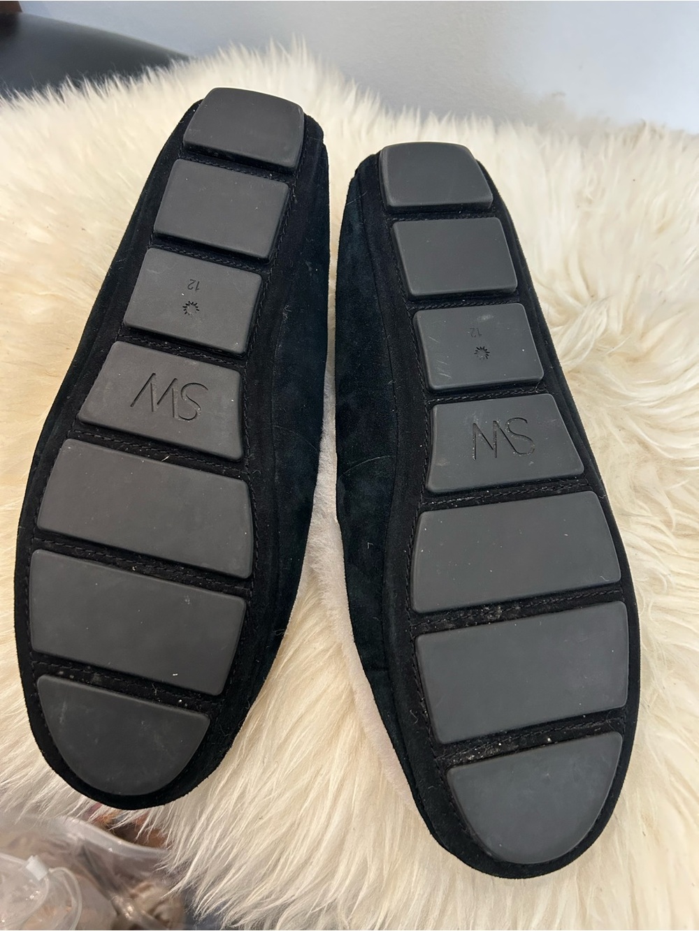 Stuart Weitzman Black Suede Loafers with Cream Shearling Trim and Gold Hardware - Picture 5 of 7